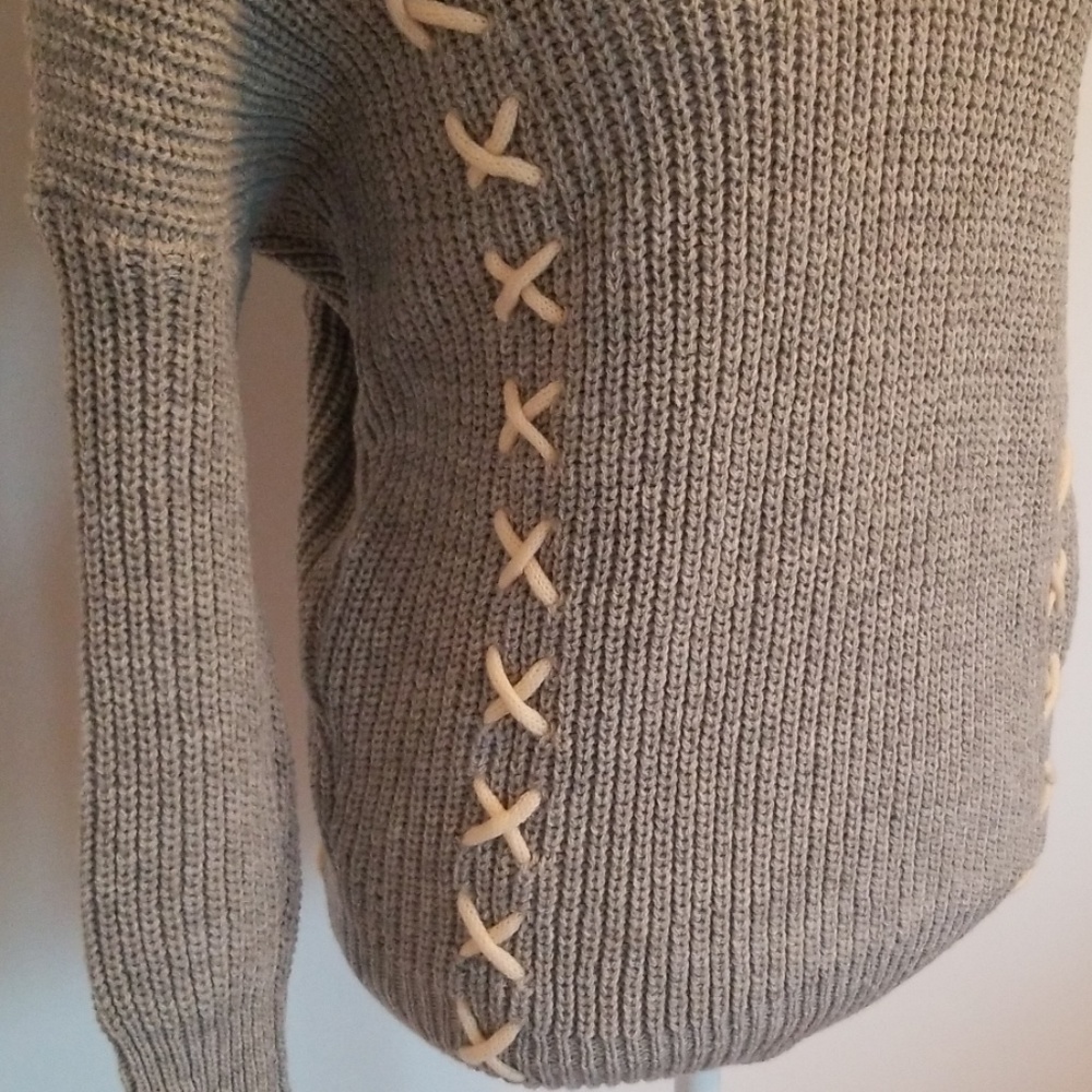 🎉HP🎉2 Left💙 Ribbed Knit Sweater with Laced Back - Picture 4 of 8